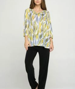 Jostar Women's HIT V-Neck Binding Top Half Sleeve Print, 347HT-QRP1-W314