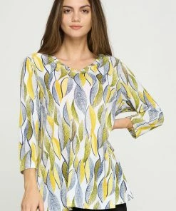 Jostar Women's HIT V-Neck Binding Top Half Sleeve Print, 347HT-QRP1-W314