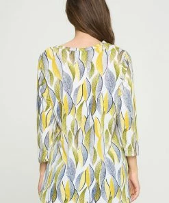 Jostar Women's HIT V-Neck Binding Top Half Sleeve Print, 347HT-QRP1-W314